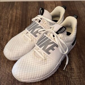 Nike TR9